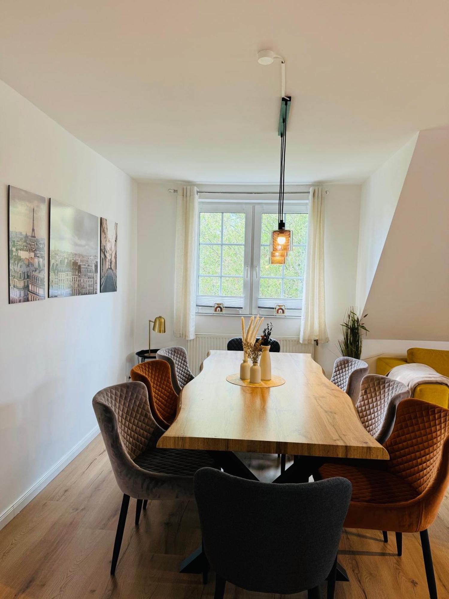 Traumhaftes Familiendomizil In - 500m, Kostenlos Parken, Garten Appartement *