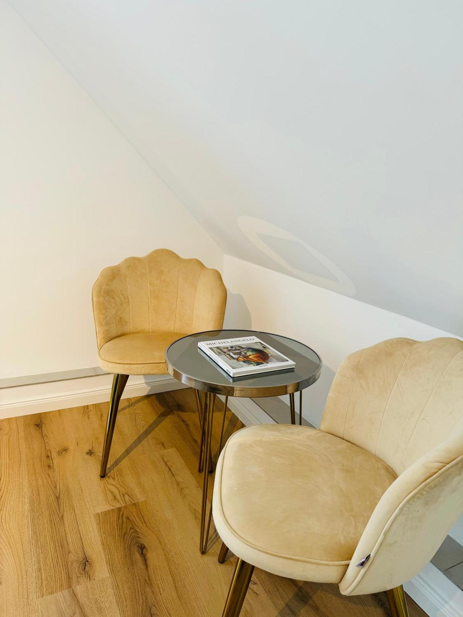 Traumhaftes Familiendomizil In - 500m, Kostenlos Parken, Garten Appartement *
